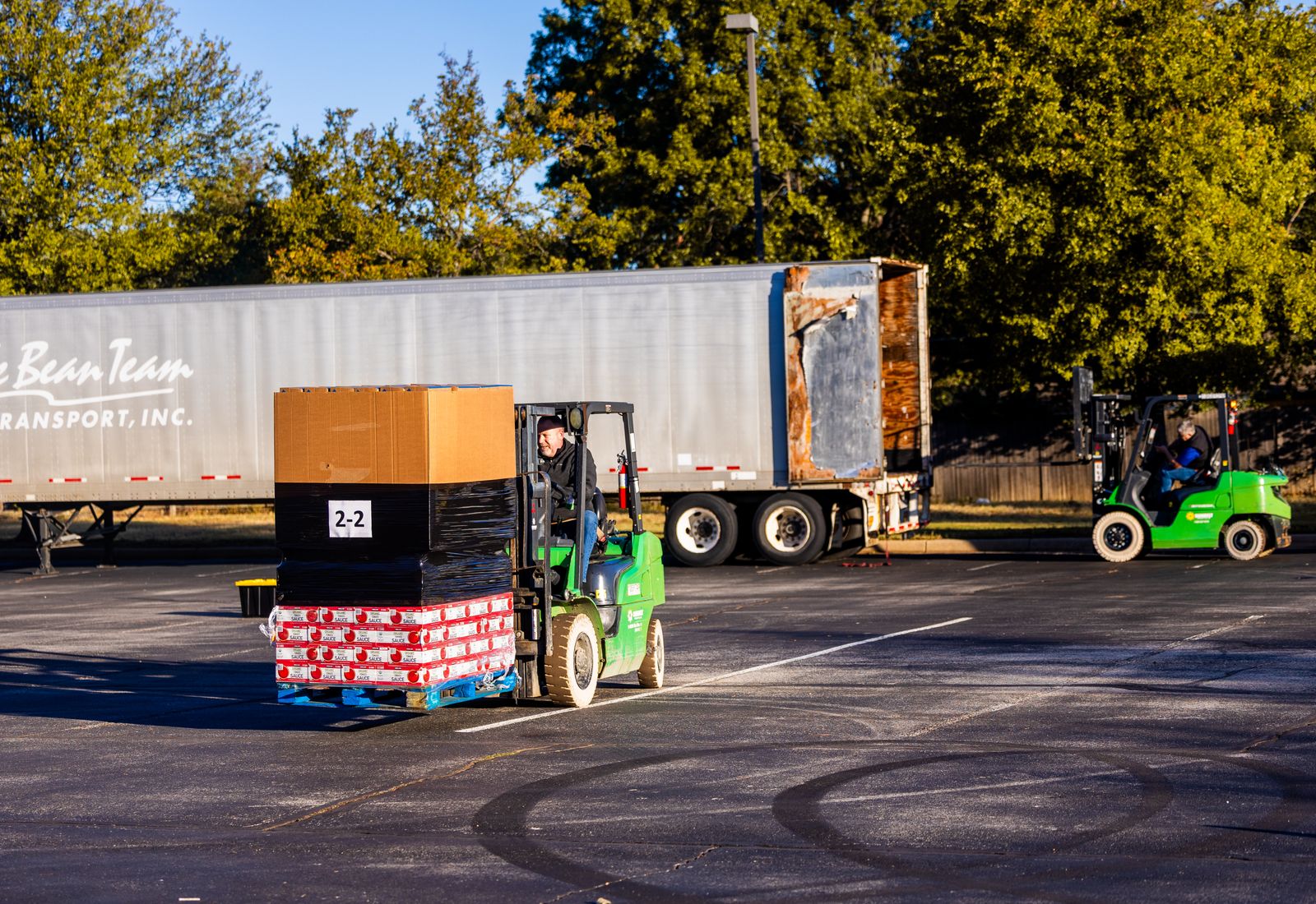 Pallet delivery Singapore using lorry transport