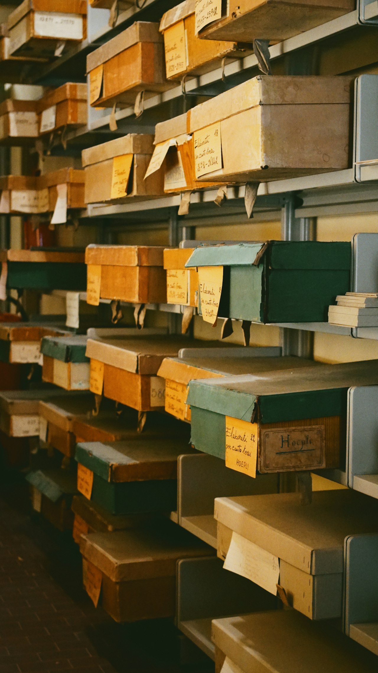 Bonded and dutiable goods storage in a Singapore warehouse